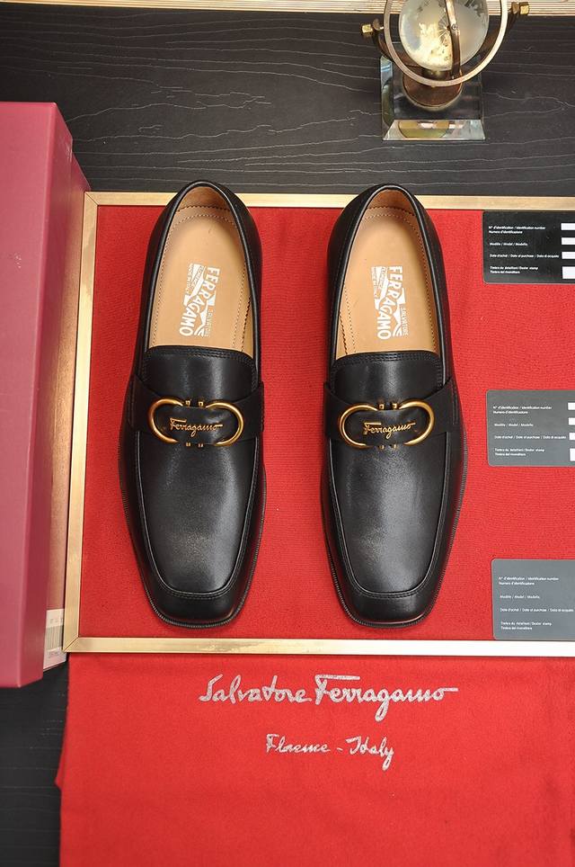 出厂价 Ferragamo 菲拉格幕 专柜最新款 原版进口开边上乘牛皮手工编织成+进口牛里+原版奢华金属扣+原版组合大底 对比无压力 38--45 45定做